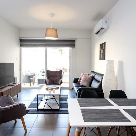 Book Me Now Central Flat Daire Larnaca Dış mekan fotoğraf