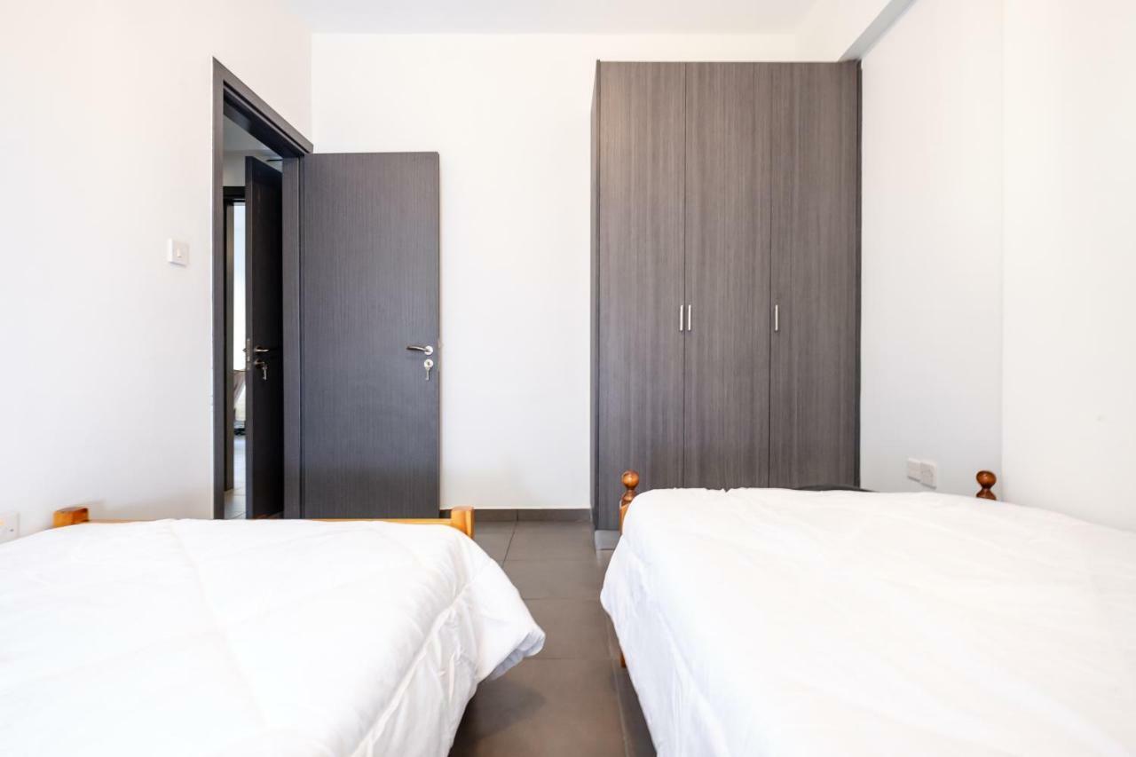 Book Me Now Central Flat Daire Larnaca Dış mekan fotoğraf